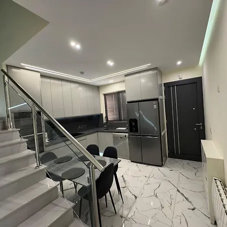 Modern 2 Bedroom Townhouse Hébergement de vacances *